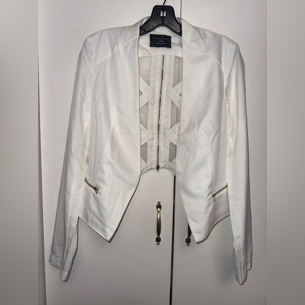 NWOT Love Tree White Cropped Zip Blazer Jacket Size M